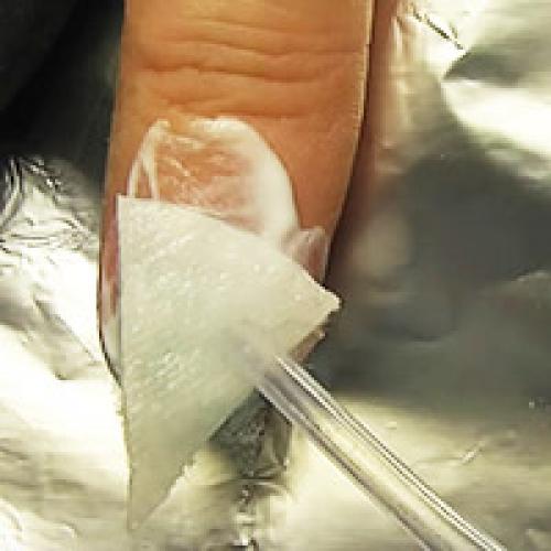 Как снять гель-лак дома без средства. Как снять гель-лак дома самостоятельно: лайфхаки