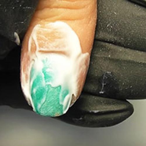 Как снять гель-лак дома без средства. Как снять гель-лак дома самостоятельно: лайфхаки