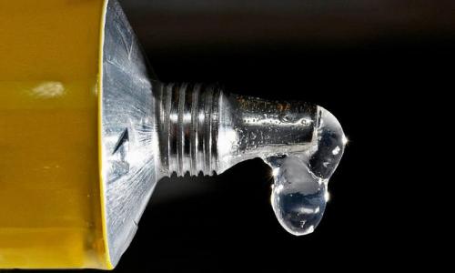 Чем заменить супер клей. Как сделать супер клей в домашних условиях? 3 простых варианта