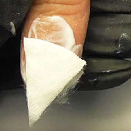 Как снять гель-лак дома без средства. Как снять гель-лак дома самостоятельно: лайфхаки