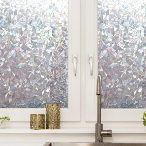 Чем приклеить фольгу к стеклу. Защита от летнего солнца: как правильно клеить фольгу на окна и какой стороной прикладывать