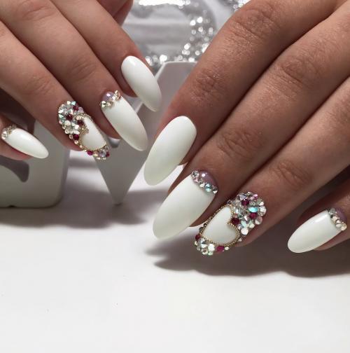 Более 2700 дизайнов ногтей на все случаи жизни. Лучшие идеи красивого маникюра на 2023 год