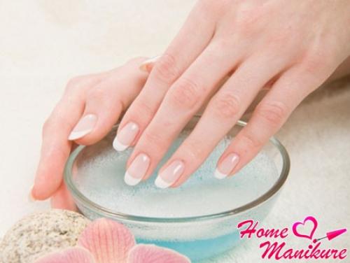 Как сделать кончики ногтей белыми. Отбеливание ногтей в домашних условиях