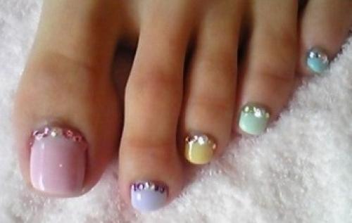 Стильный маникюр Как красиво клеить стразы на шеллак. Шеллак дизайн со стразами