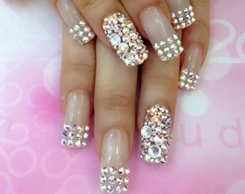 Стильный маникюр Как красиво клеить стразы на шеллак. Шеллак дизайн со стразами