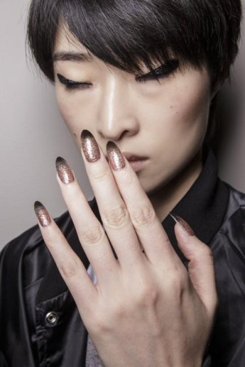 Праздничный маникюр на день рождения. Маникюр ко дню рождения