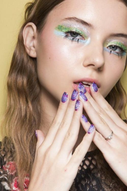 Праздничный маникюр на день рождения. Маникюр ко дню рождения