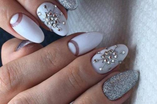 Красивый праздничный маникюр 2022. Новогодний маникюр 2022 — ТОП-250 самых модных и стильных фото-новинок дизайна 31 Красивый праздничный маникюр 2022. Новогодний маникюр 2022 — ТОП-250 самых модных и стильных фото-новинок дизайна 31