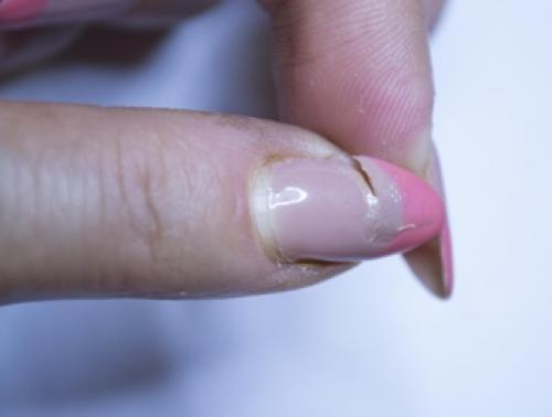 Почему нарощенные ногти отламываются. Вина мастера 12