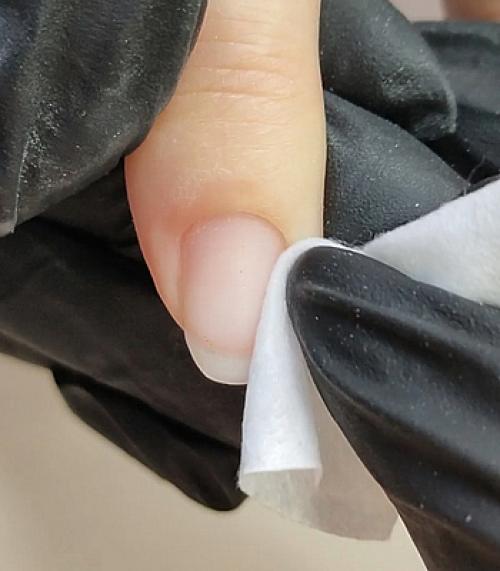 Почему отваливаются ногти гель-лак. Почему на ногтях появляются сколы