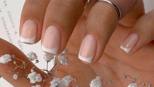 Дизайн нарощенных ногтей френч. Французский маникюр 2022 — 2023:  модные тенденции, двойной френч, варианты комбинирования + 270 фото идей