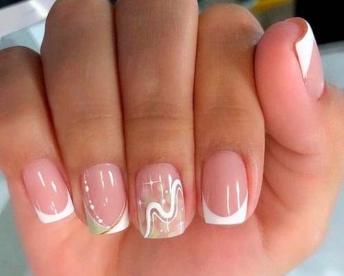 Дизайн нарощенных ногтей френч. Французский маникюр 2022 — 2023:  модные тенденции, двойной френч, варианты комбинирования + 270 фото идей