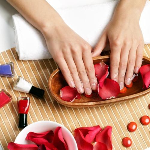 Как долго должен держаться лак на коротких ногтях. 8 подсказок, которые помогут маникюру с обычным лаком держаться гораздо дольше