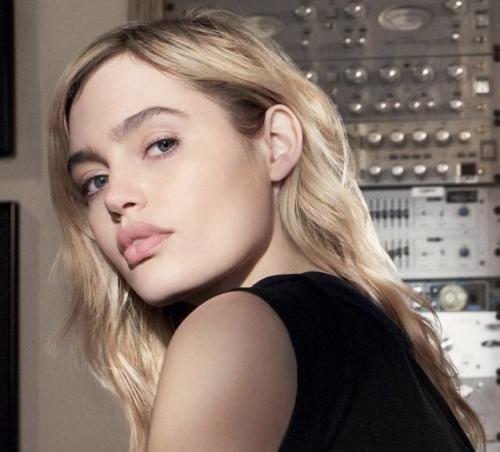 Как правильно применять светлые и темные тональные средства для контуринга. Важно знать: как наносить тональный крем?