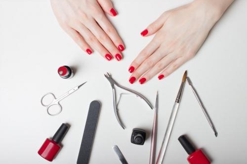 Увлекательный маникюр в домашних условиях: простой способ сделать свои ногти красивыми 01