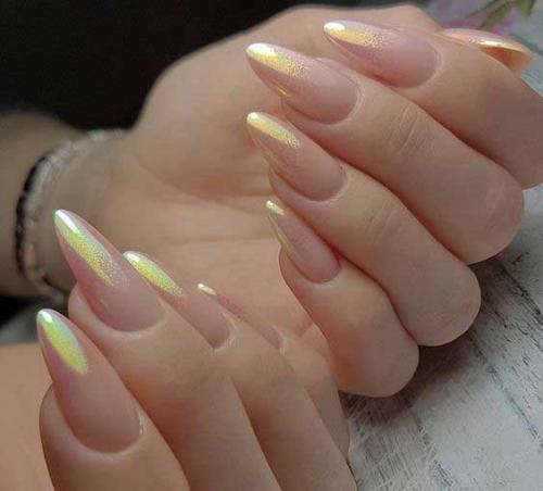 Золото во французском маникюре. Золотой френч: 48 идей, которые смотрятся беспощадно дорого 23 Золото во французском маникюре. Золотой френч: 48 идей, которые смотрятся беспощадно дорого 23