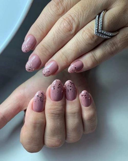 Френч блестками растяжка. Особенности маникюра с растяжкой