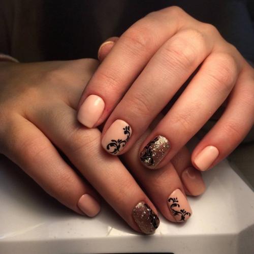 Что такое бежевый маникюр с чёрным цветом. Особенности сочетания