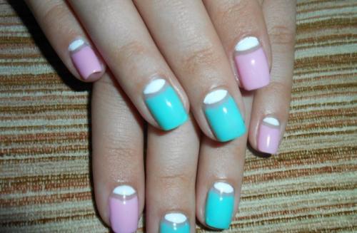 Какие цвета используются для розово-голубых омбре маникюров. Розово голубой маникюр: идеи дизайна и модные варианты применения маникюра в розово-голубом цвете (105 фото + видео)