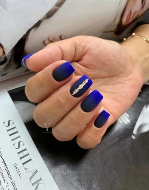 Розово-голубые омбре: новый тренд в нежных маникюрах 19