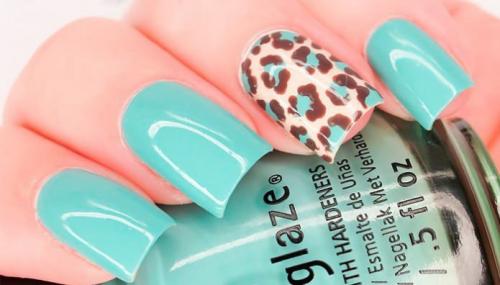 Стильная комбинация бежевого и чёрного цветов в маникюре 27