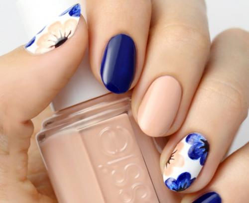 Стильная комбинация бежевого и чёрного цветов в маникюре 26