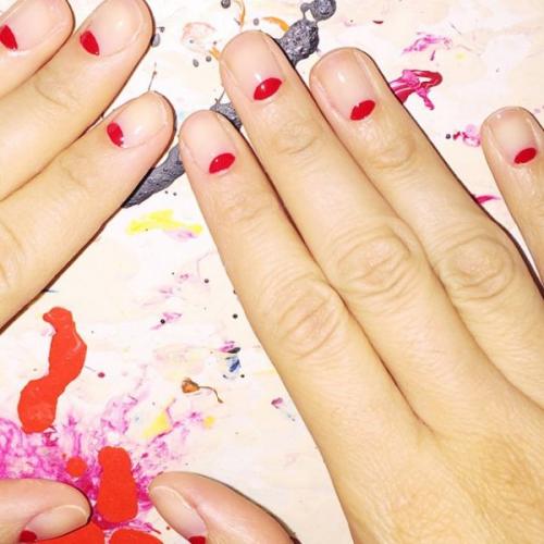 Как правильно наносить лак на короткие ногти. Как красить гель-лаком короткие ногти?