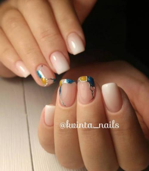 Какие советы можно дать тем кто хочет сделать бежевый маникюр с цветами в домашних условиях. Необычный бежевый маникюр