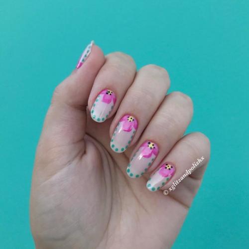 Что такое бежевый маникюр с цветами. Маникюр в бежевых тонах 2024