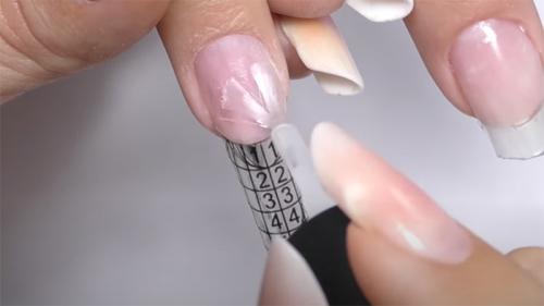 Базу или без базы? Как правильно подготовить ногти перед наращиванием полигелем 09 Базу или без базы? Как правильно подготовить ногти перед наращиванием полигелем 09