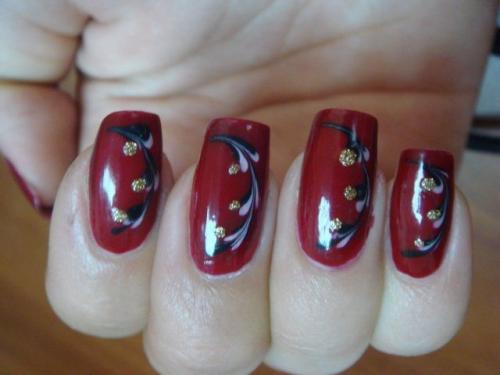 Какие особенности имеют яркие рисунки на ногтях, которые сделаны с помощью лака и иголки. Рисунки на ногтях иголкой