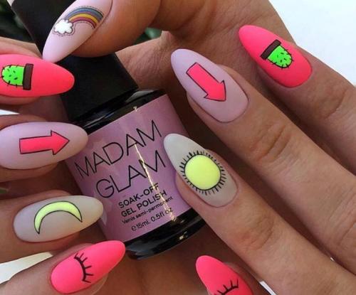 Бежевый маникюр с цветами: как создать стильный и эффектный дизайн 13 Бежевый маникюр с цветами: как создать стильный и эффектный дизайн 13