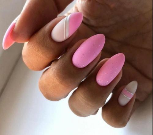 Бежевый маникюр с цветами: как создать стильный и эффектный дизайн 17 Бежевый маникюр с цветами: как создать стильный и эффектный дизайн 17