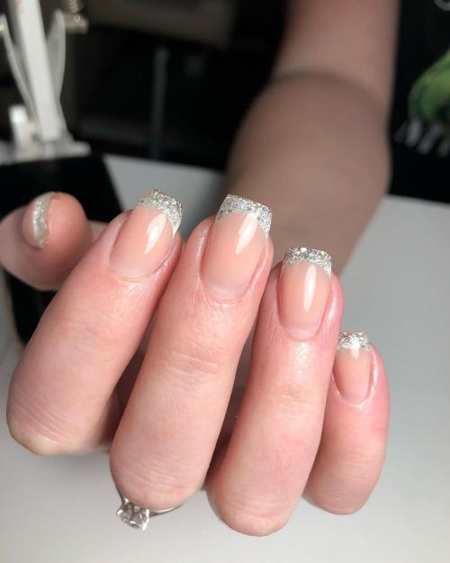 Выкладной френч со стразами. Выкладной френч от «А» до «Я»: все, что хочется узнать, но не у кого спросить. Как создается, кому подходит и какой дизайн можно создать на основе выкладного френча