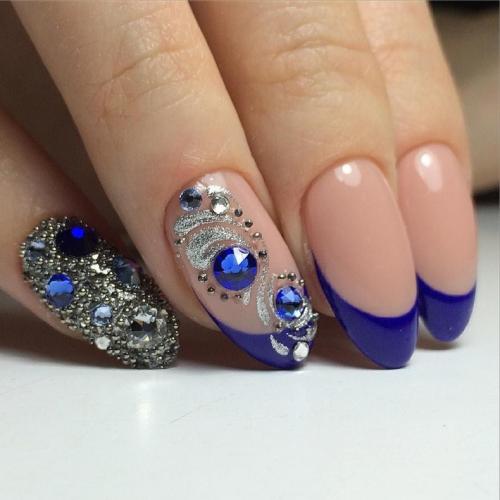 Шикарный маникюр со стразами. Маникюр со стразами (100 фото): интересные идеи и самые красивые сочетания блесток, страз и украшений в маникюре