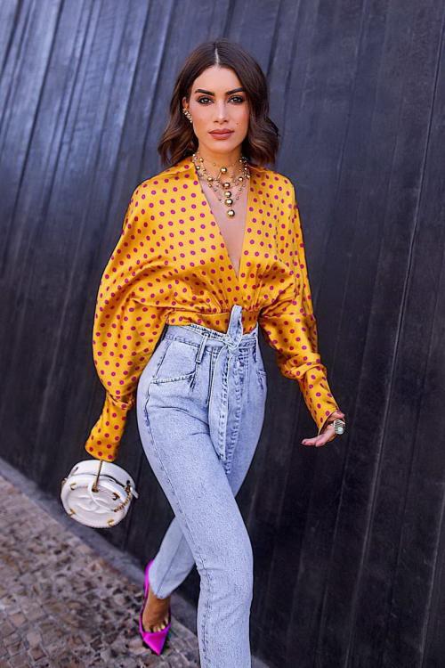 Стильные модели рваных джинсов 2022. Рваные джинсы в 2022 году: тренд или моветон? 23