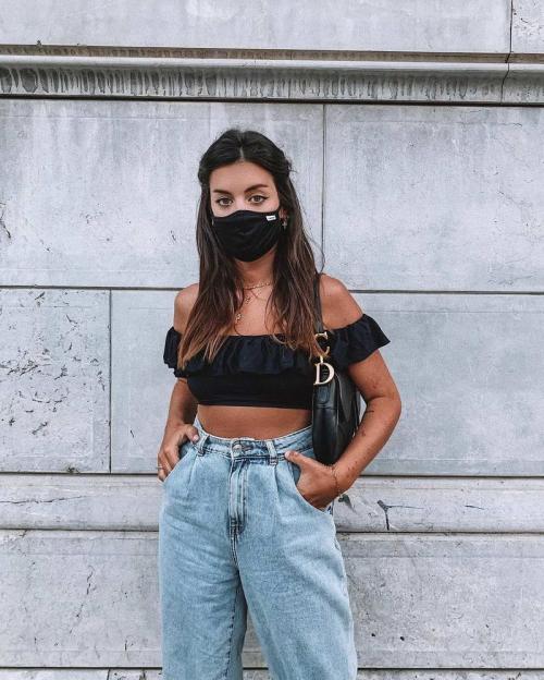 Стильные модели рваных джинсов 2022. Рваные джинсы в 2022 году: тренд или моветон? 22