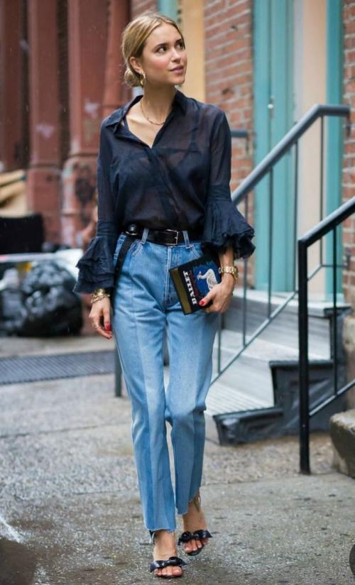 Джинсы клеш 2022. Джинсовые новинки 2022 года