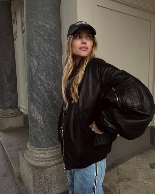 С чем носить косуху 2022. Как и с чем носить косуху в 2022: актуальные модели куртки, которые впишутся в любой образ