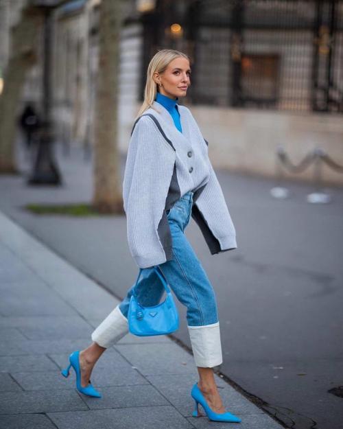 Стильные модели рваных джинсов 2022. Рваные джинсы в 2022 году: тренд или моветон? 24