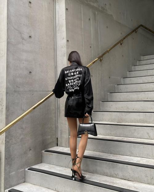 С чем носить косуху 2022. Как и с чем носить косуху в 2022: актуальные модели куртки, которые впишутся в любой образ