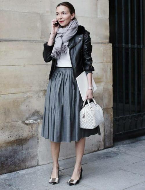 С чем носить косуху женщине з.  Как носить куртку-косуху с платьями и юбками в 2021 году женщинам за 45