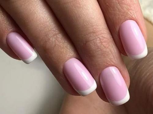 Нежно розовый маникюр. Преимущества нежно-розового цвета