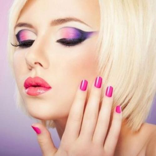 Розовый маникюр с дизайном 2022. Розовый маникюр со стразами - тренд 2022 года 01 Розовый маникюр с дизайном 2022. Розовый маникюр со стразами - тренд 2022 года 01