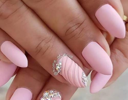 Нежно розовый маникюр. Преимущества нежно-розового цвета
