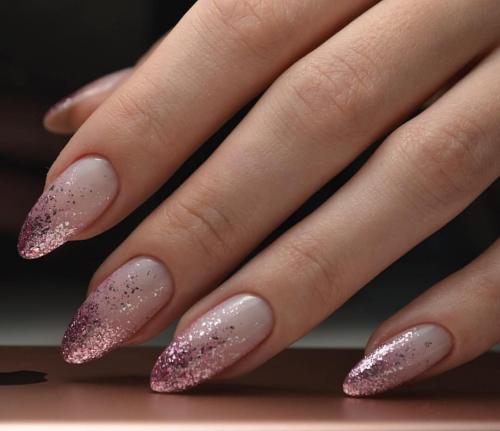 Какие типы украшений можно создать с помощью шеллака со стразами и блестками. Лучшие идеи блестящего маникюра