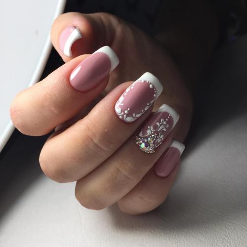 Какие виды шеллака используются для создания шеллака со стразами и блестками. Французский маникюр шеллак: главные отличия от гель-лака