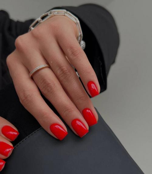 Деловой маникюр шеллаком 2024: тренды и нововведения 01