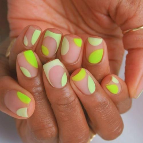 Какие цвета шеллака лучше всего подходят для коротких ногтей. Дизайн на короткие ногти: тенденции и новинки 2024