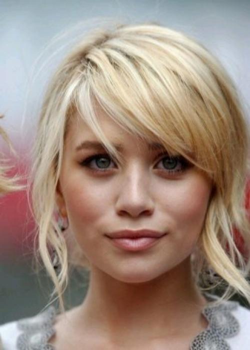 Короткие стрижки для кудрявых волос. Как подобрать короткую стрижку и прическу для кудрявых волос 21